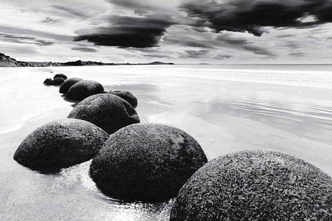 NY835 - Boulders on the Beach, 24 x 36